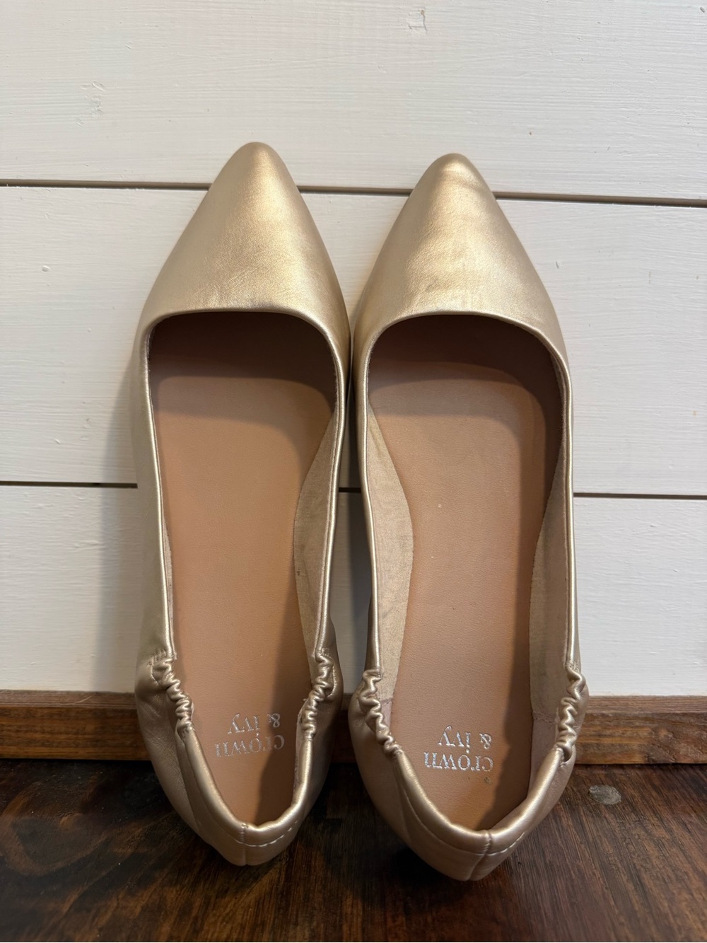 Crown & Ivy Jessica Flats ✨